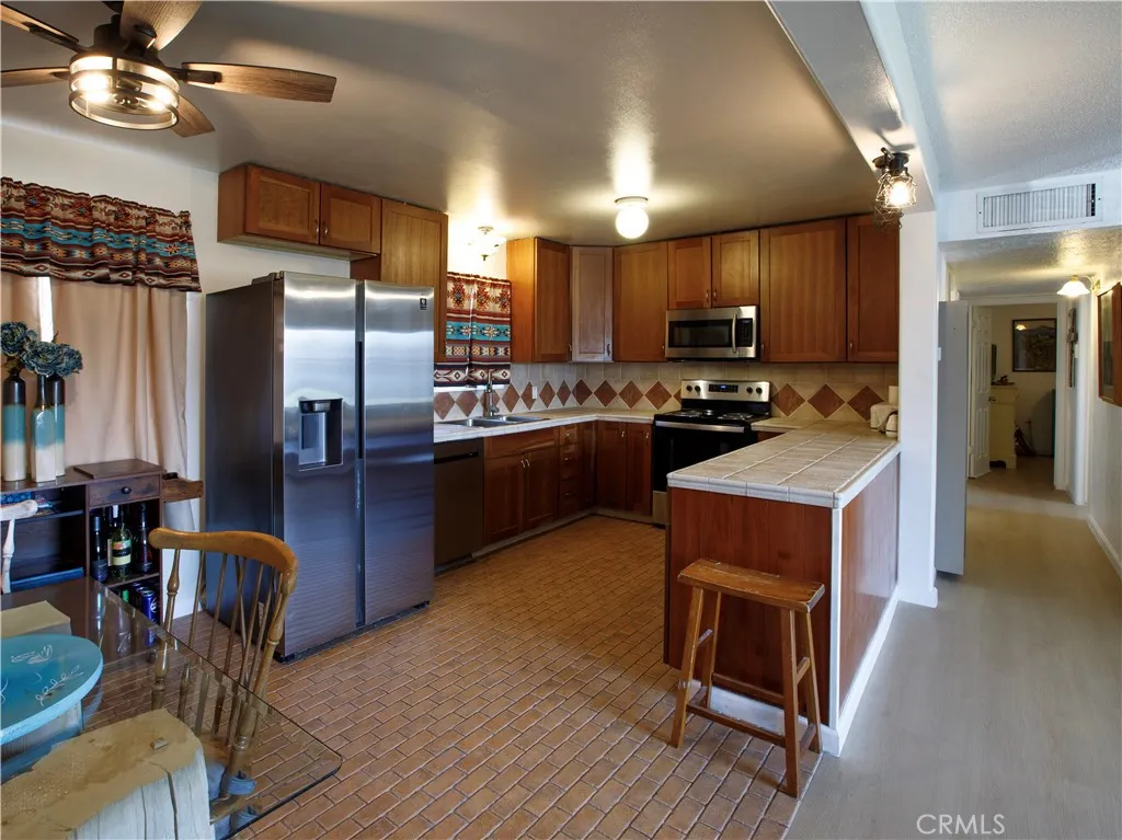 4069 N Sunnyside, Fresno, California 93727 home-pic-4