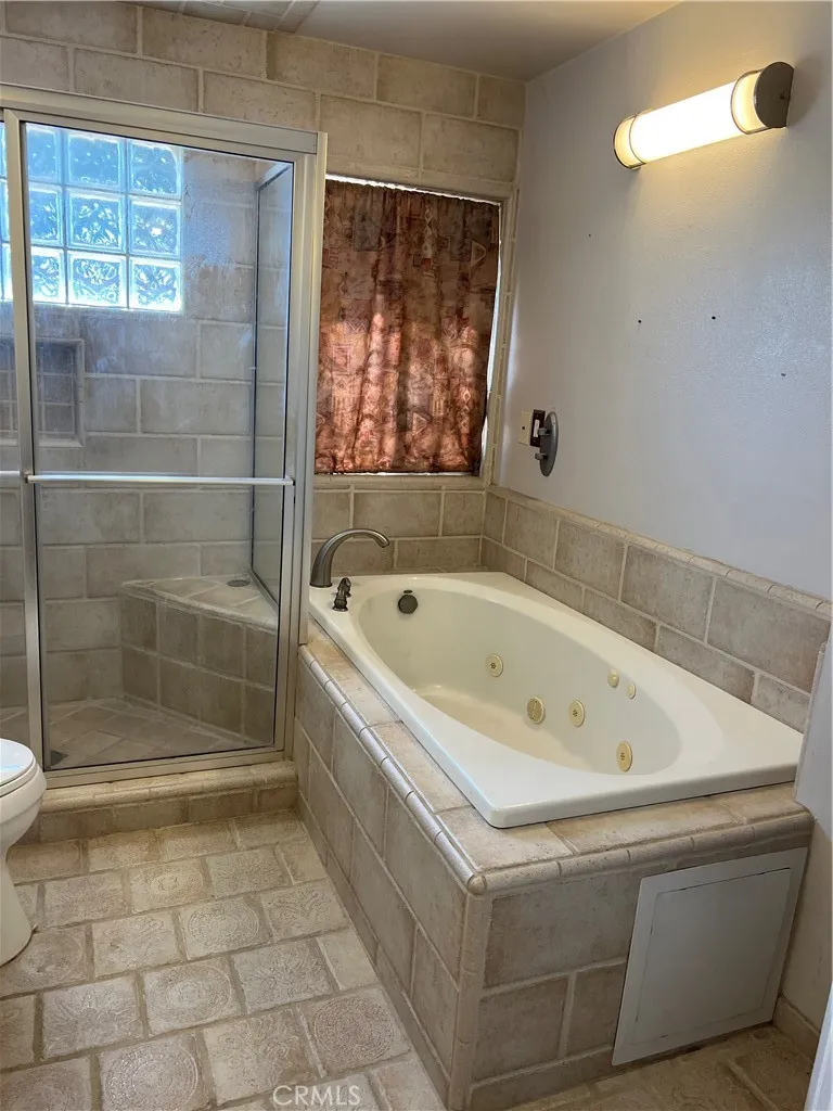 4069 N Sunnyside, Fresno, California 93727 home-pic-8