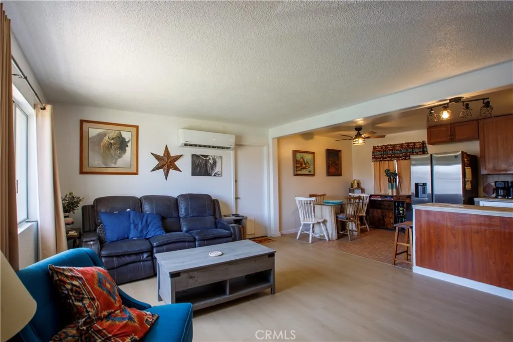 4069 N Sunnyside, Fresno, California 93727 home-pic-2