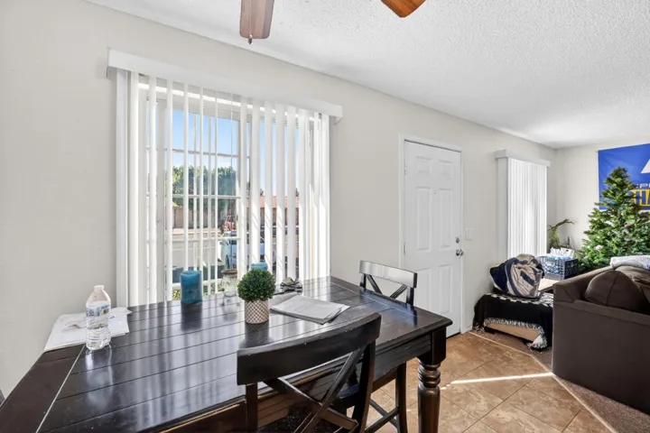 Dining/Entry