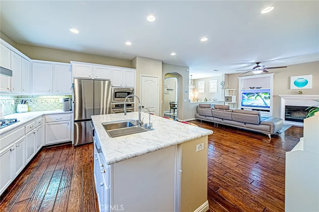 25387 Playa Serena, Valencia, California 91381 home-pic-3
