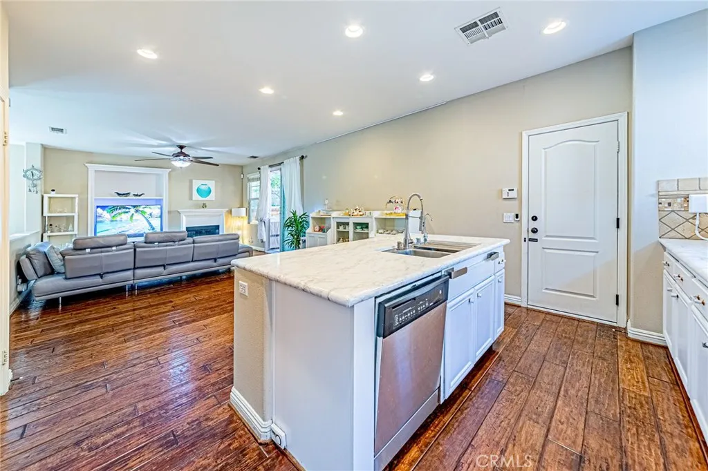 25387 Playa Serena, Valencia, California 91381 home-pic-6