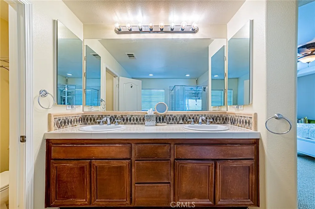 25387 Playa Serena, Valencia, California 91381 home-pic-23