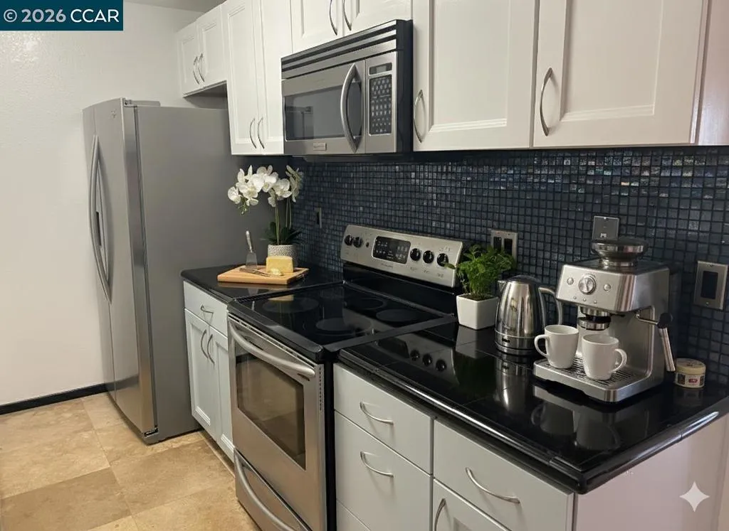 3760 3760 Via Verdi, Richmond, California 94803 home-pic-6
