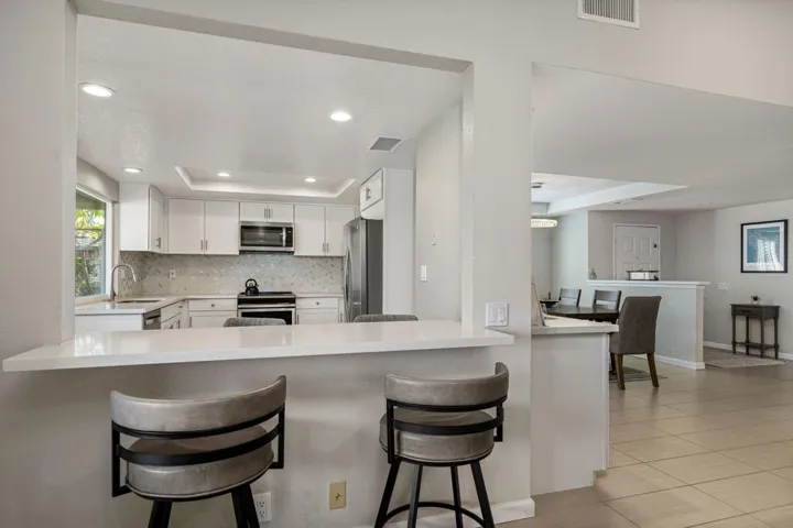 6-web-or-mls-AMLakes'_OPMG_0126_006