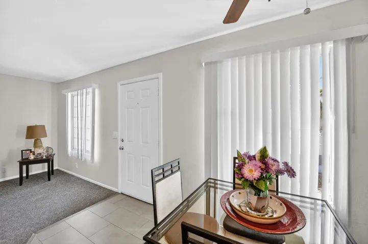 Dining/Entry