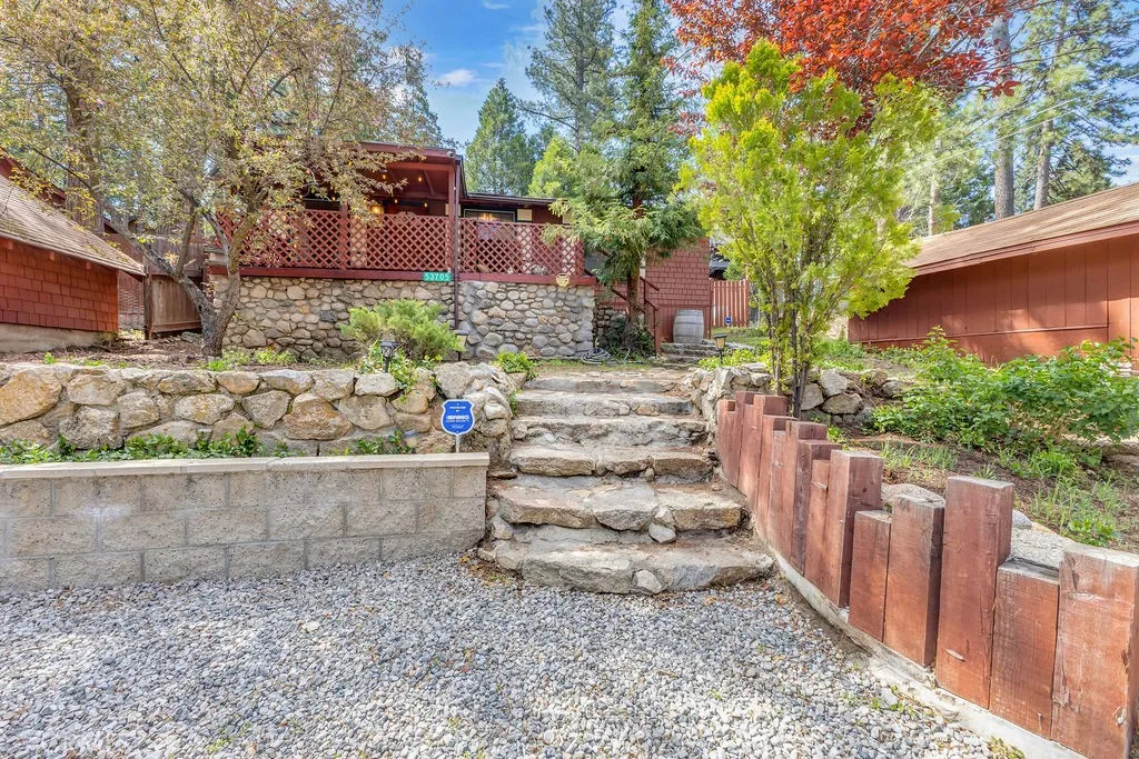 53705 Country Club Drive, Idyllwild, California 92549 home-pic-1