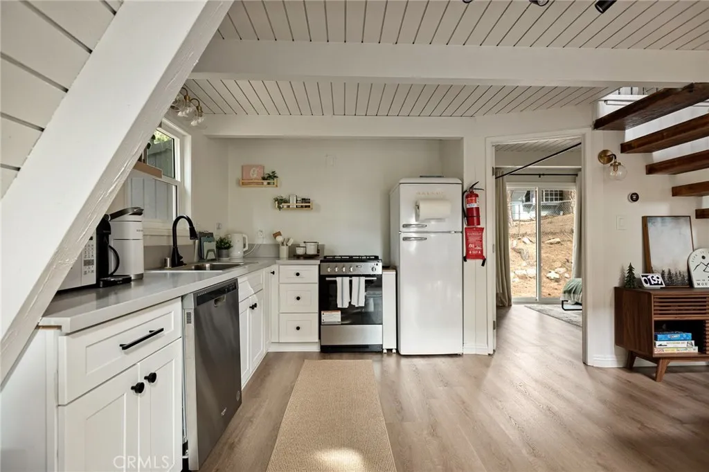 31442 Ocean View, Running Springs, California 92382 home-pic-8