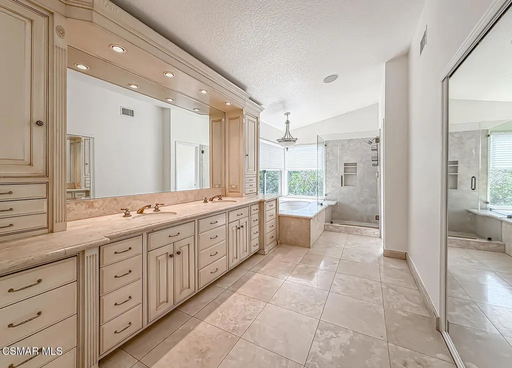 2848 Bayham Circle, Thousand Oaks, California 91362 home-pic-36
