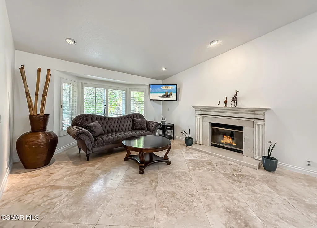 2848 Bayham Circle, Thousand Oaks, California 91362 home-pic-11