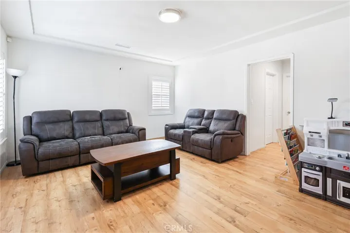 758 E 94th, Los Angeles, California 90002