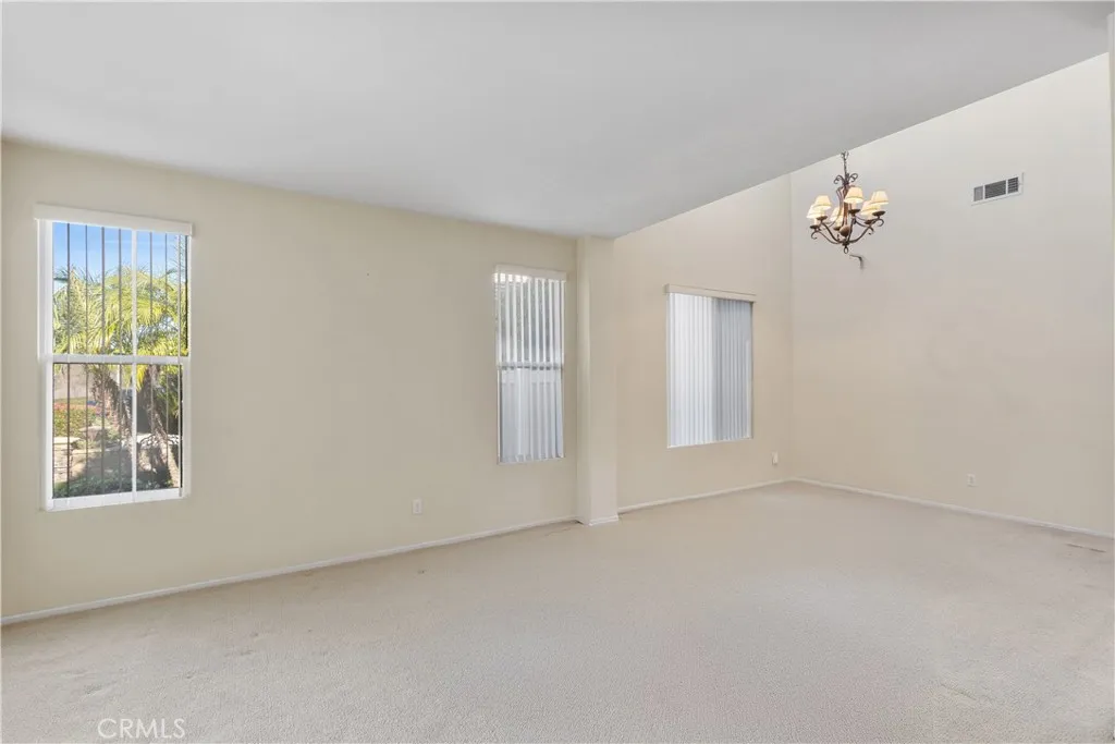 33586 Thyme Lane, Murrieta, California 92563 home-pic-5