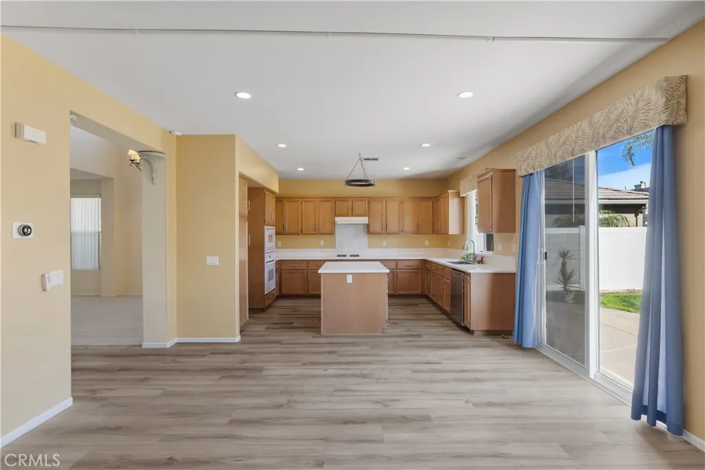 33586 Thyme Lane, Murrieta, California 92563 home-pic-11