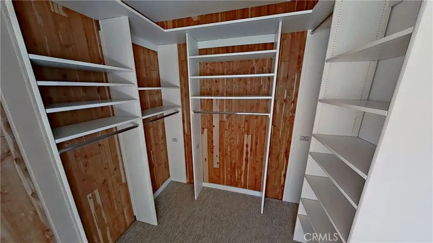 Bedroom 4 - Upstairs - Walk-in Closet