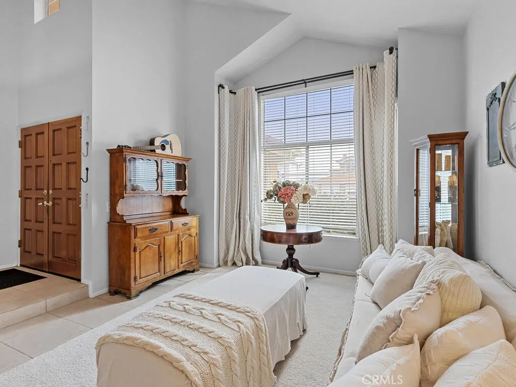 39815 Highbury Drive, Murrieta, California 92563 home-pic-9