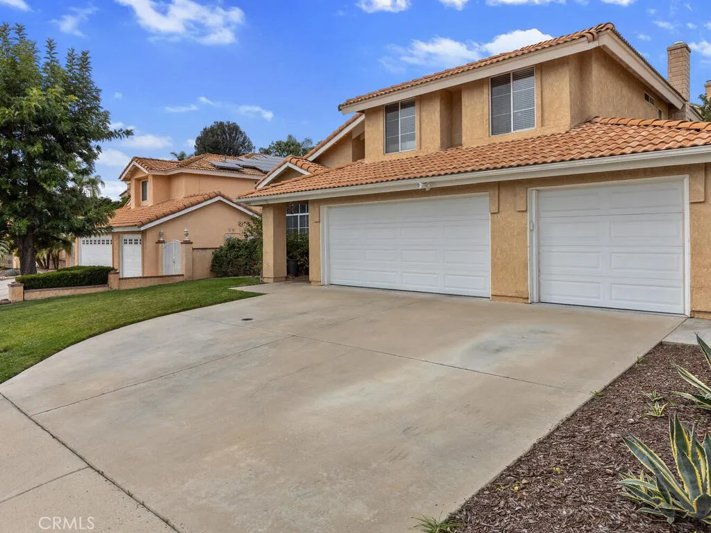 39815 Highbury Drive, Murrieta, California 92563 home-pic-4
