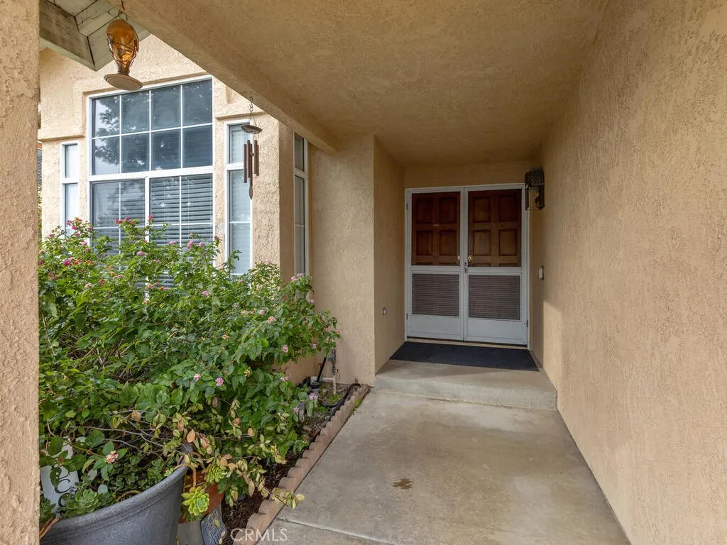 39815 Highbury Drive, Murrieta, California 92563 home-pic-6