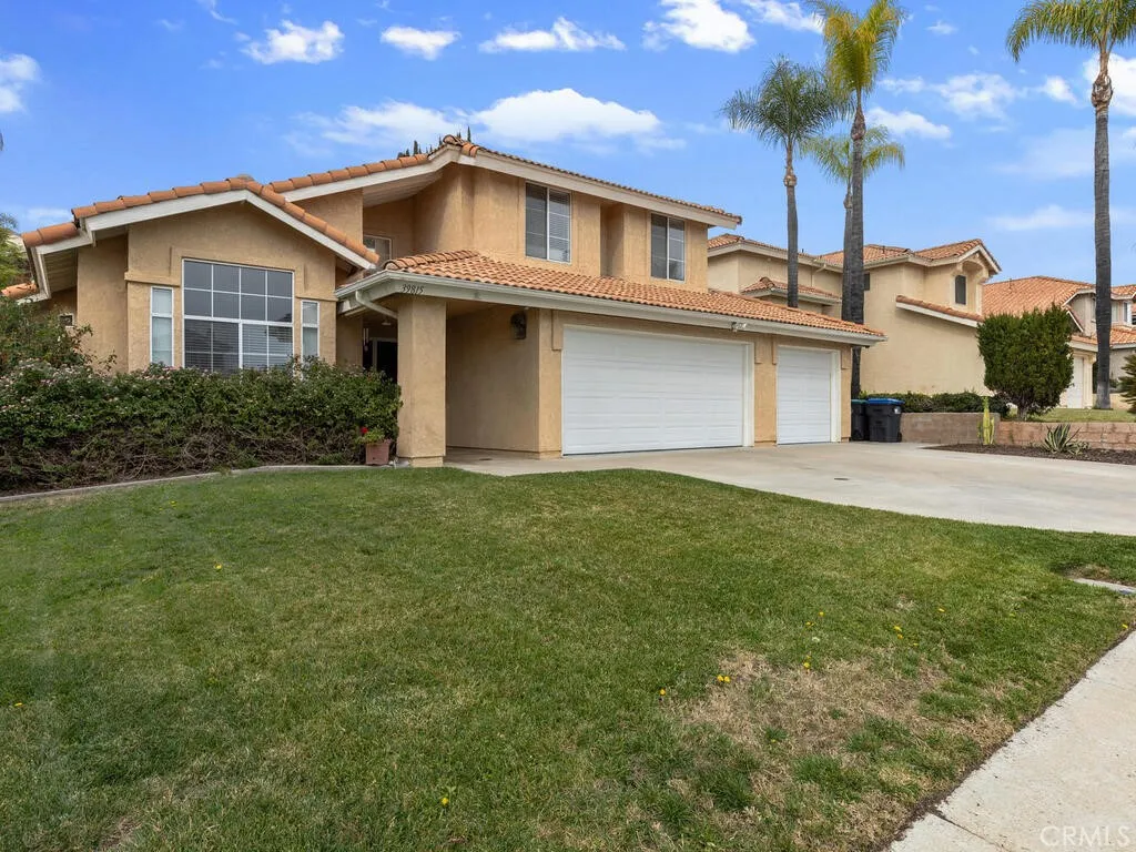 39815 Highbury Drive, Murrieta, California 92563 home-pic-2