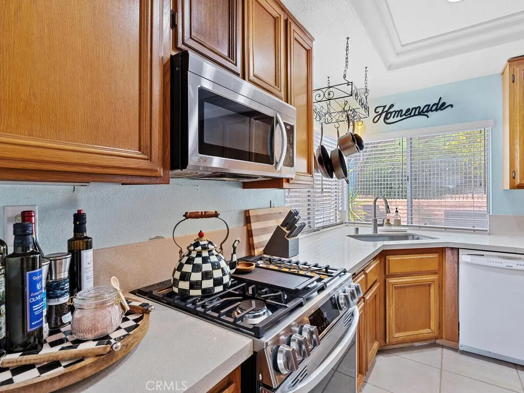 39815 Highbury Drive, Murrieta, California 92563 home-pic-22