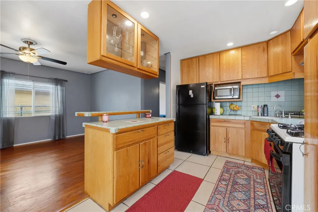 27 W Pleasant, Long Beach, California 90805 home-pic-10