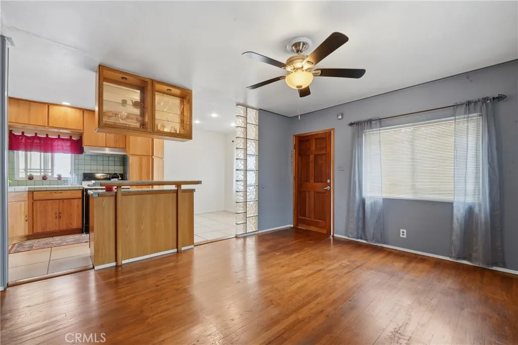 27 W Pleasant, Long Beach, California 90805 home-pic-5