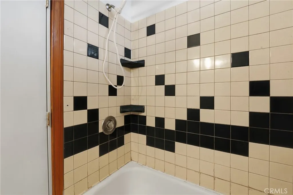 27 W Pleasant, Long Beach, California 90805 home-pic-14
