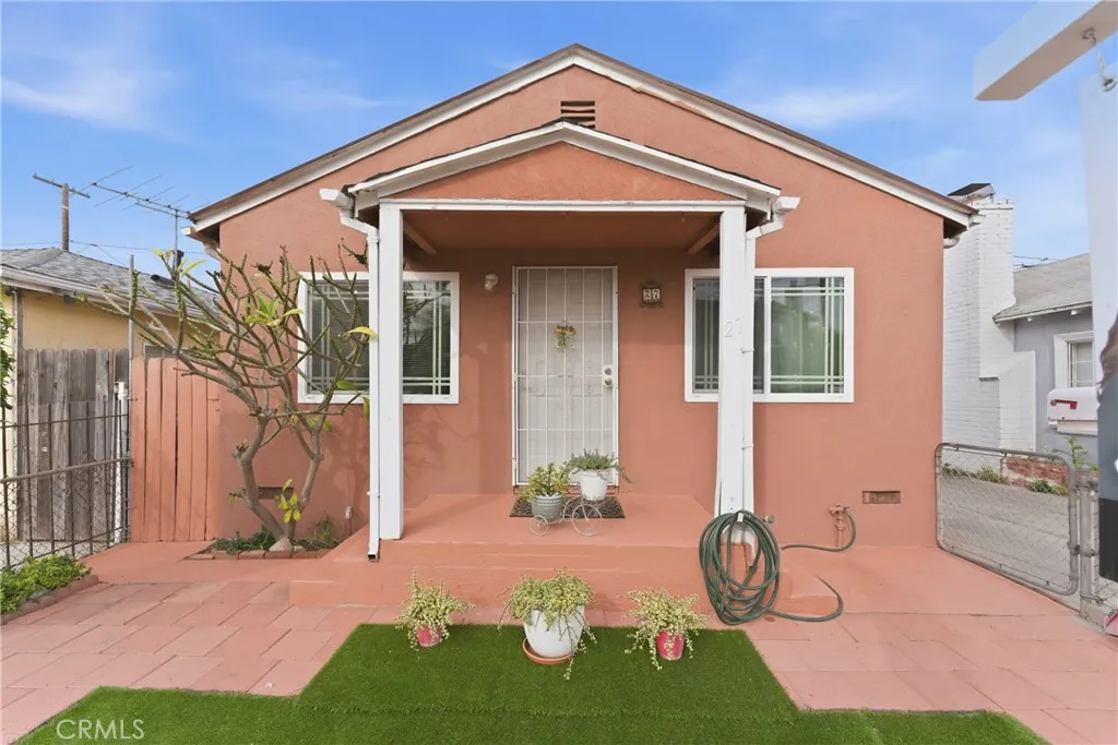 27 W Pleasant, Long Beach, California 90805 home-pic-1