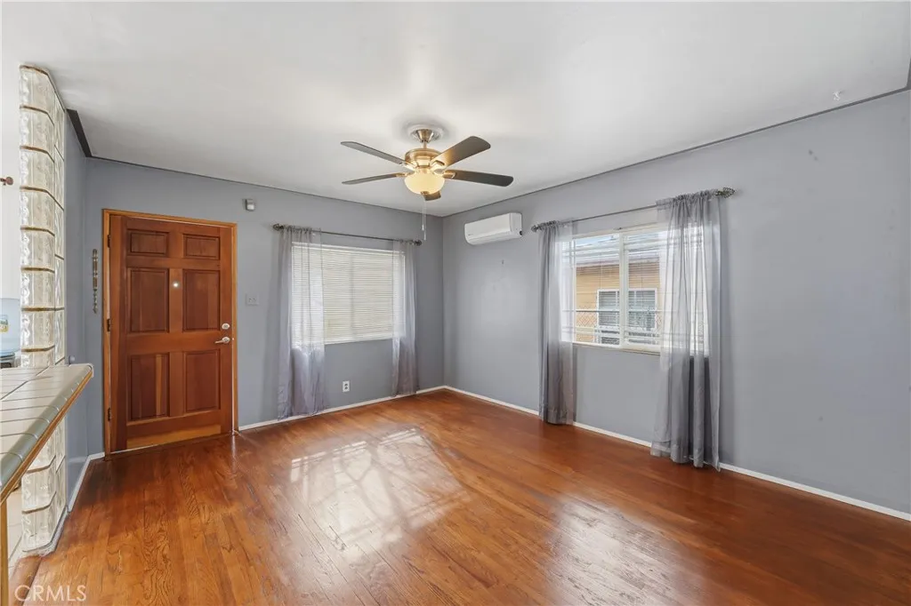 27 W Pleasant, Long Beach, California 90805 home-pic-4