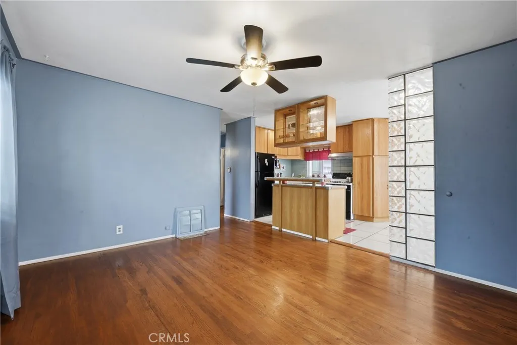 27 W Pleasant, Long Beach, California 90805 home-pic-6