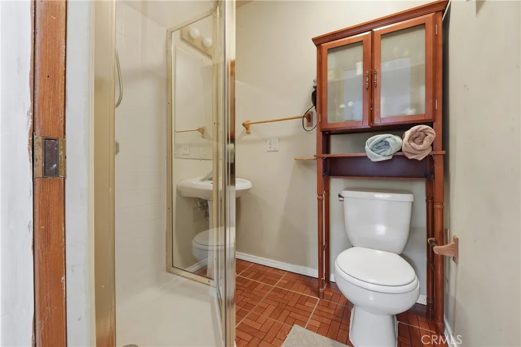 27 W Pleasant, Long Beach, California 90805 home-pic-17
