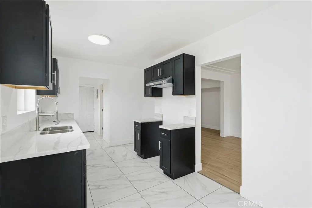 3100 W 78th Place, Los Angeles, California 90043 home-pic-17