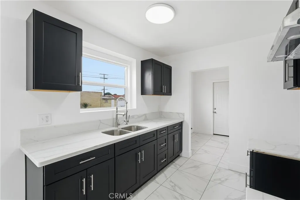 3100 W 78th Place, Los Angeles, California 90043 home-pic-19