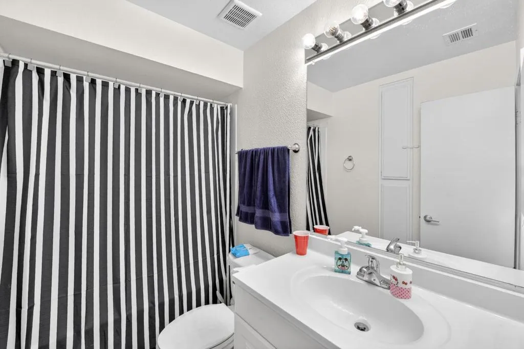 J1 - Bathroom