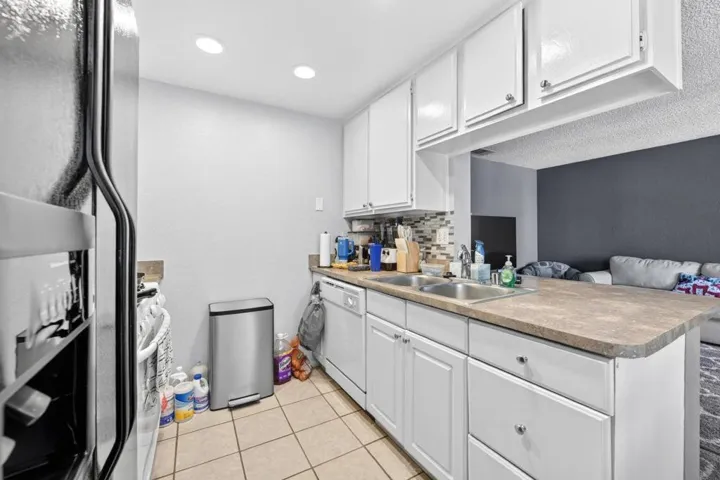 J4 - Kitchen