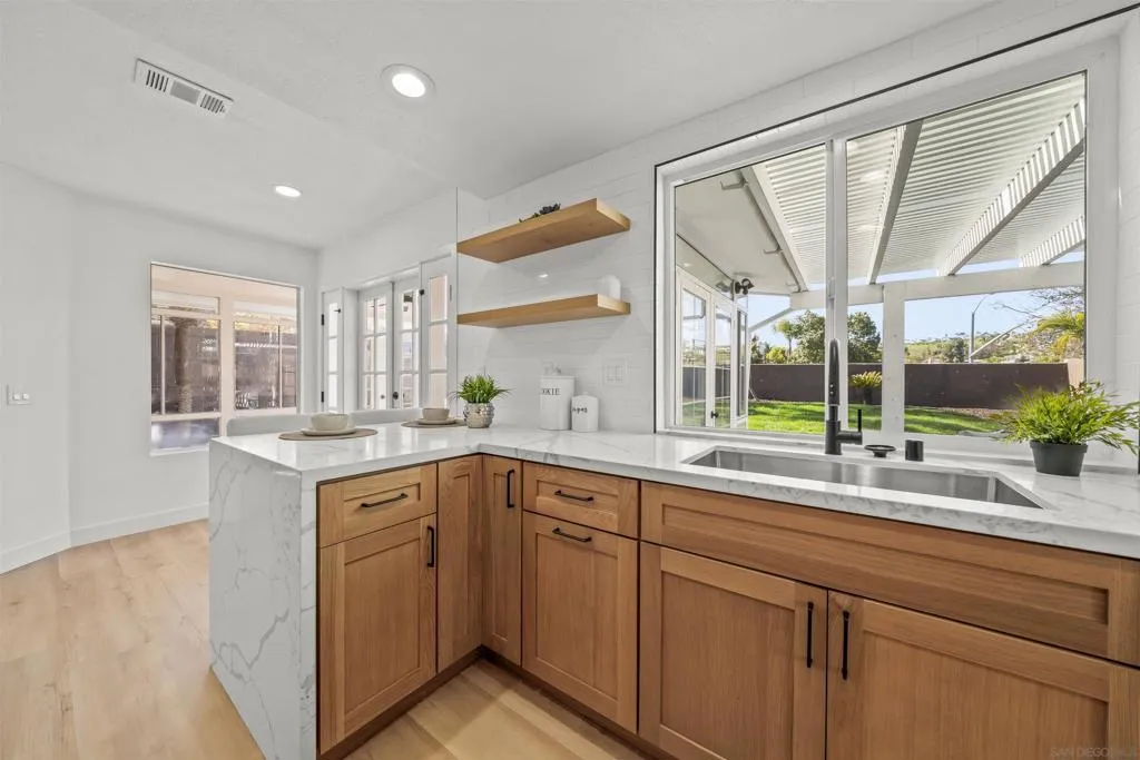 1513 Powell Rd, Oceanside, California 92056 home-pic-17