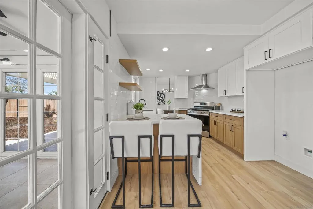 1513 Powell Rd, Oceanside, California 92056 home-pic-12