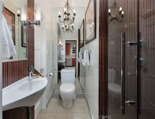 Primary bath with 2 doors - bedroom & hallway