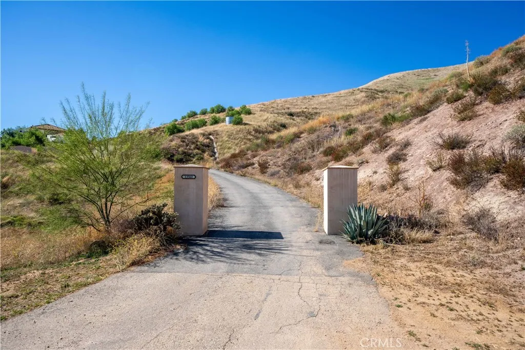 13560 Sego Rd., Agua Dulce, California 91390 home-pic-7