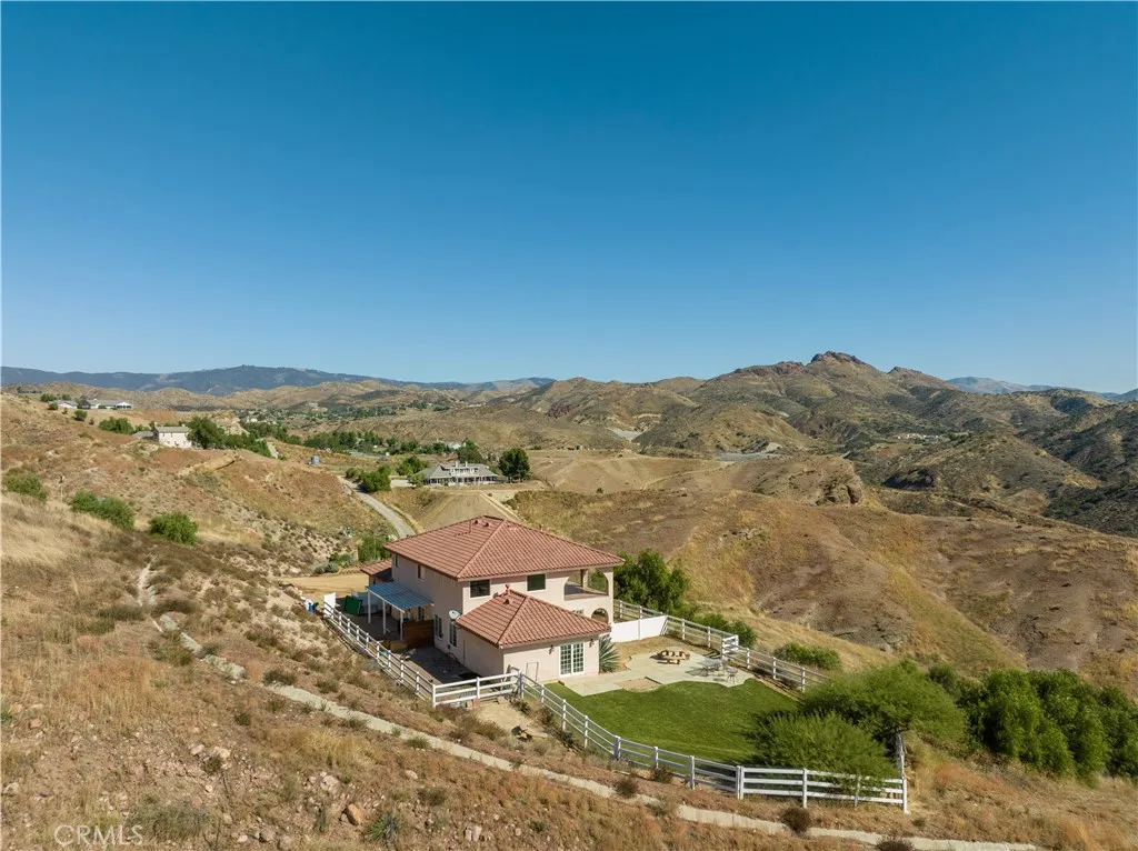 13560 Sego Rd., Agua Dulce, California 91390 home-pic-5