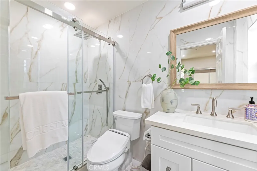 21 Sylvan, Irvine, California 92603 home-pic-12