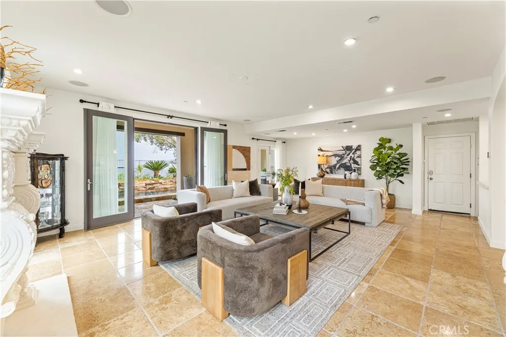 21 Sylvan, Irvine, California 92603 home-pic-22