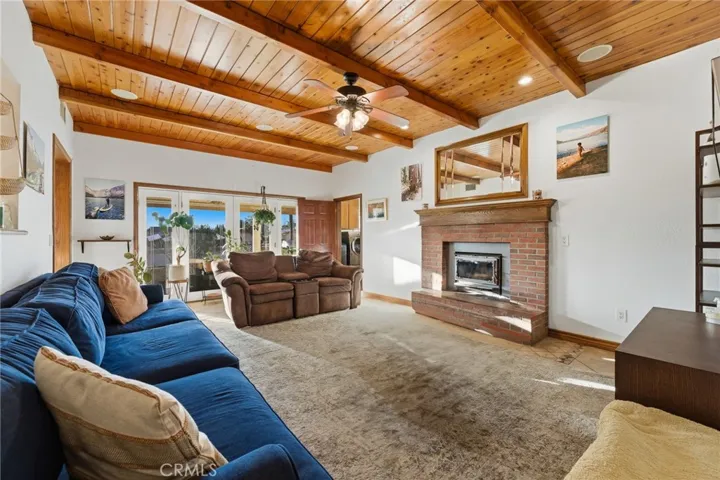 7464 Via Deldene, Highland, California 92346