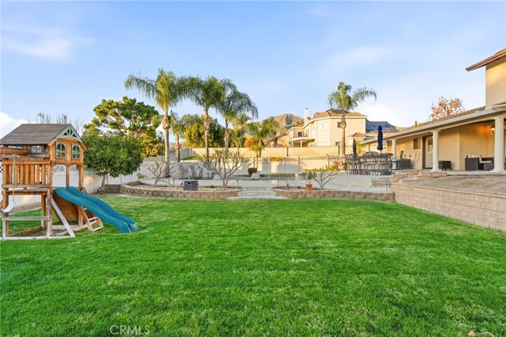 7464 Via Deldene, Highland, California 92346