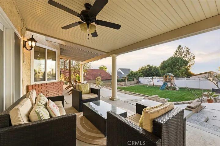 7464 Via Deldene, Highland, California 92346