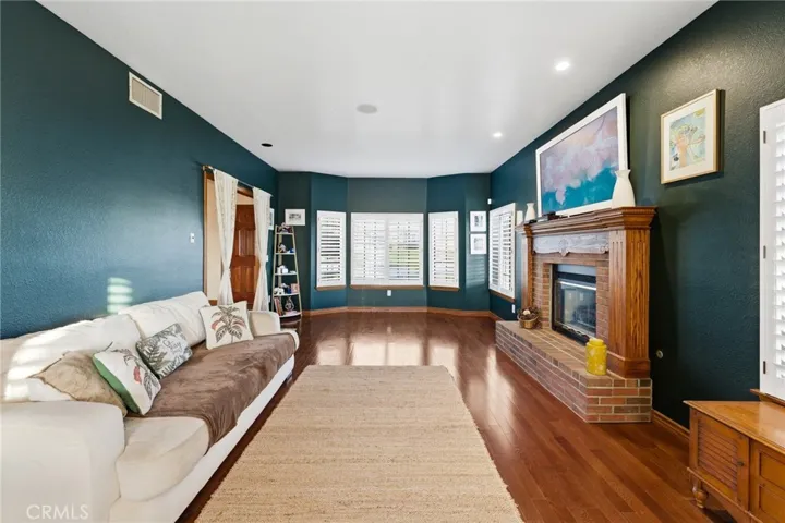 7464 Via Deldene, Highland, California 92346