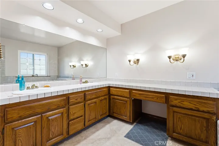 7464 Via Deldene, Highland, California 92346