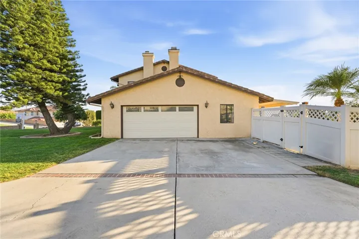 7464 Via Deldene, Highland, California 92346