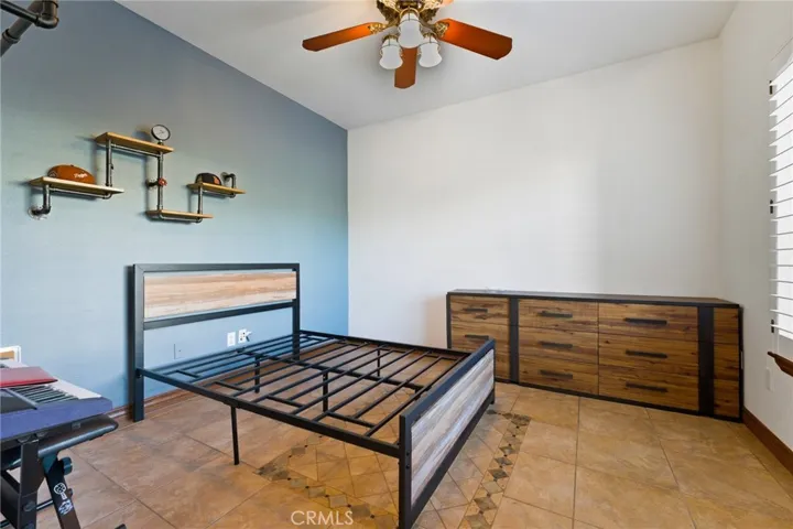 7464 Via Deldene, Highland, California 92346