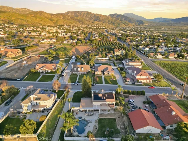 7464 Via Deldene, Highland, California 92346