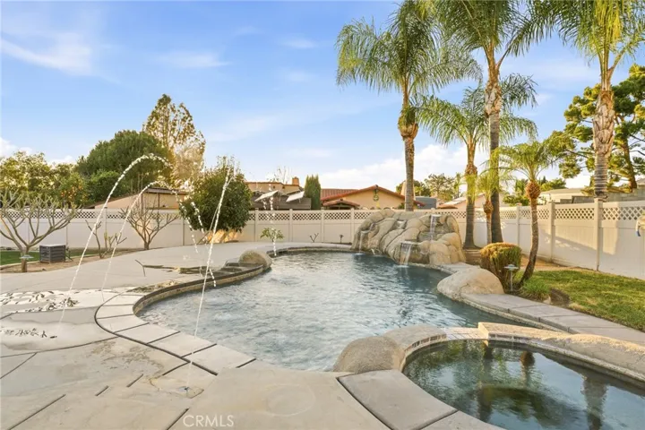 7464 Via Deldene, Highland, California 92346